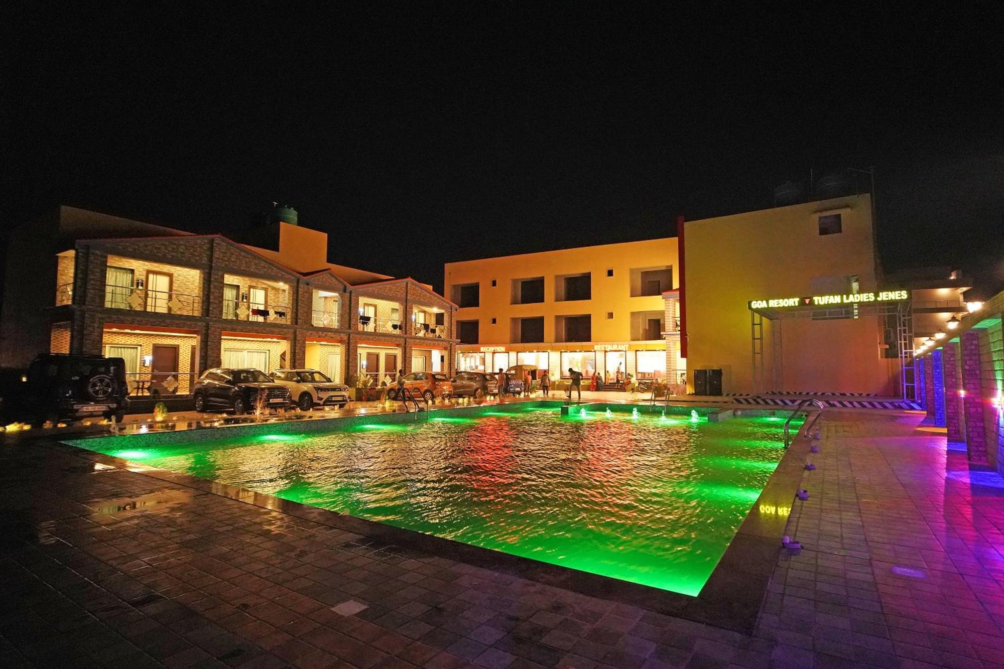 Goa Beach Resort On Beach Mandarmani Exterior foto