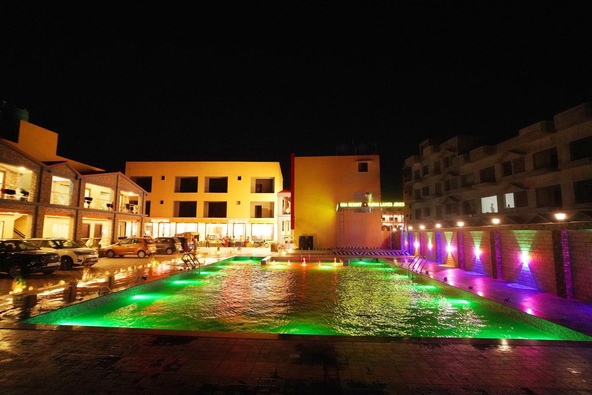Goa Beach Resort On Beach Mandarmani Exterior foto